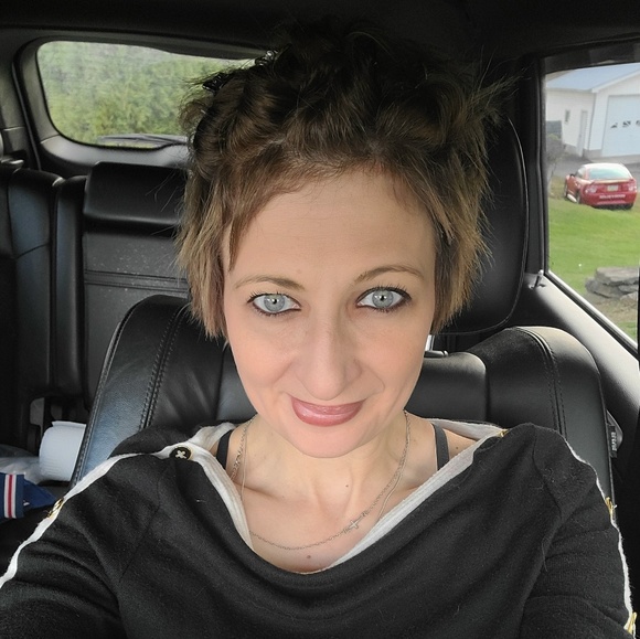 Nancy Sandt-evanchick - Poshmark Profile Picture of Nancy Sandt-evanchick (@nancysue925) on Poshmark
