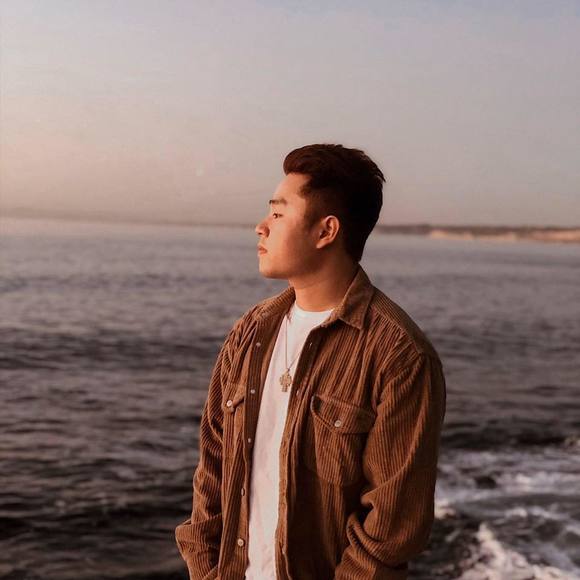 Profile Picture of Trần Tô (@tdphuochoang) on Poshmark