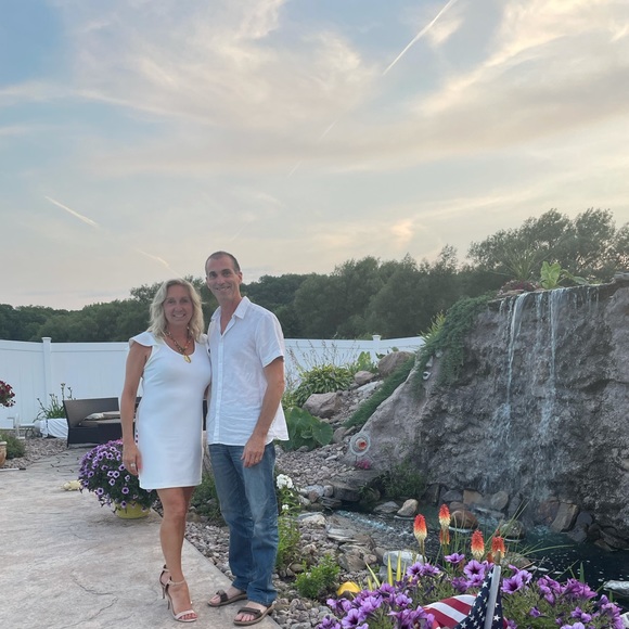 Profile Picture of Julia Ielfield (@juliaielfield) on Poshmark