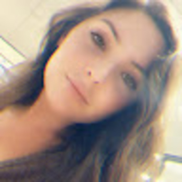 Profile Picture of Erica Gendron (@gendronerica) on Poshmark