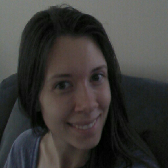 Profile Picture of Naomi Trowbridge (@ntrow) on Poshmark