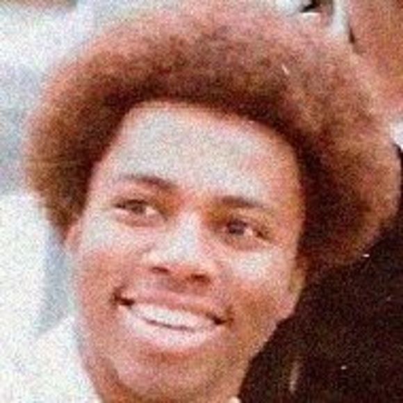 Profile Picture of Carlos Hunter (@carloshunter5) on Poshmark