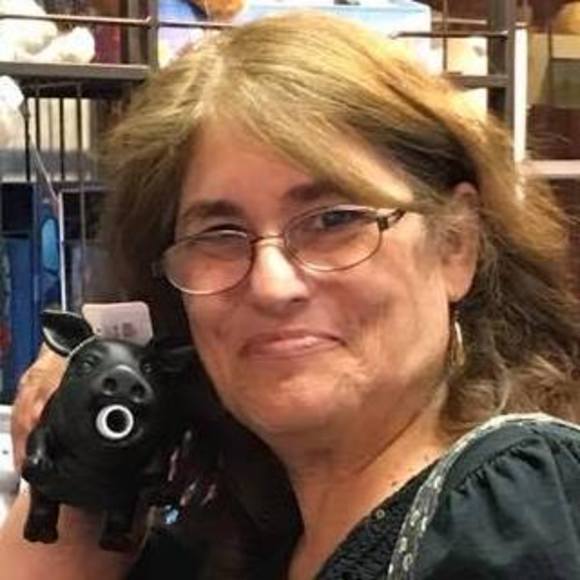 Profile Picture of Lori Desmith (@poetry4359) on Poshmark