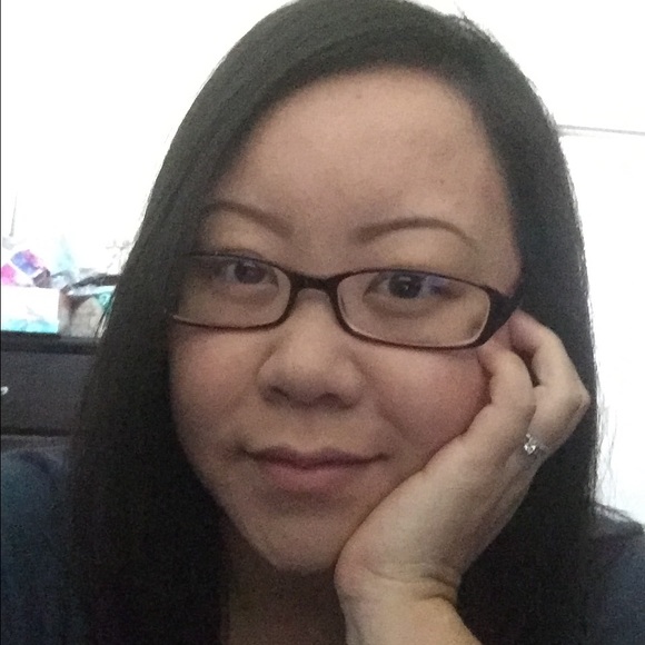 Profile Picture of Padee Vue (@pvue2008) on Poshmark