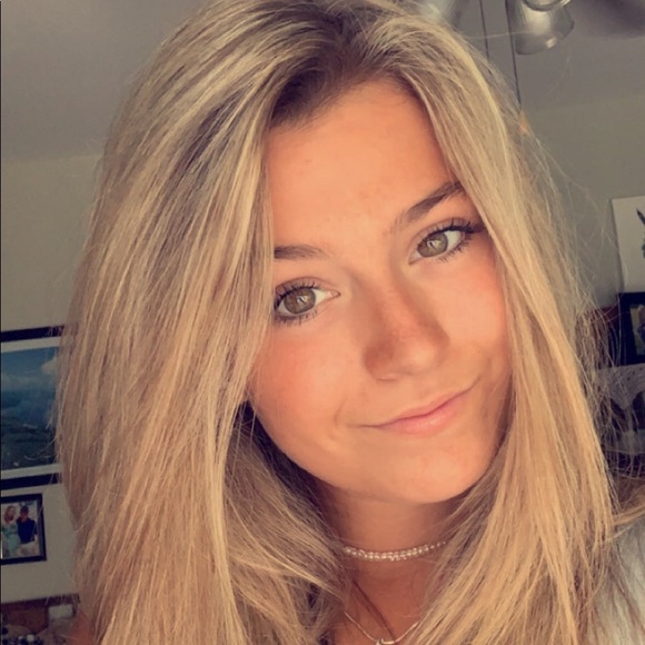 Profile Picture of Leah Karabaich (@leahkarabaich) on Poshmark