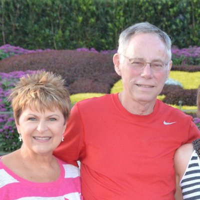 Profile Picture of Julie Kleet (@juliekleet) on Twitter