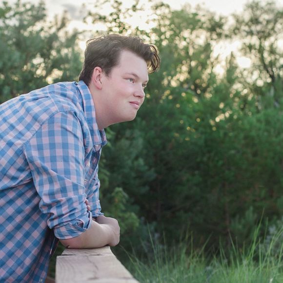 Profile Picture of Andrew Swanson (@angarooney) on Poshmark