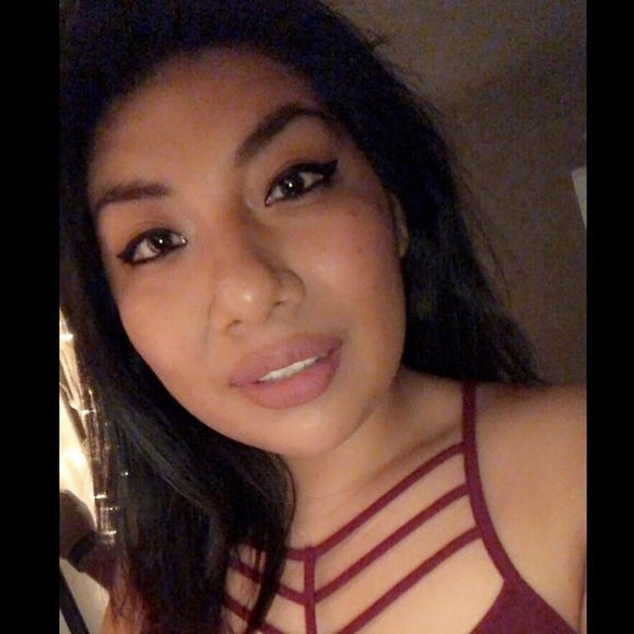 Profile Picture of Nancy Melchor (@ingraataa) on Poshmark
