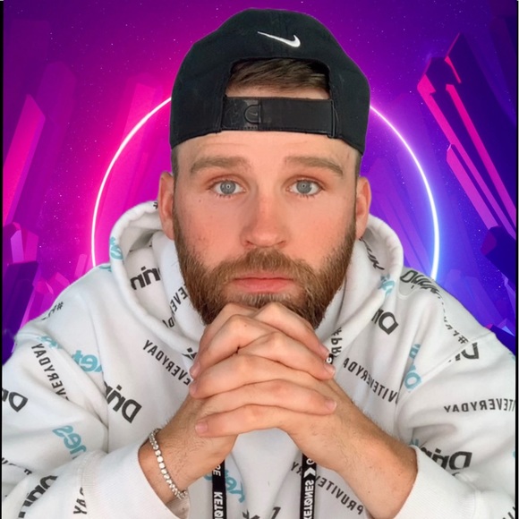 Brandon Carraway - Poshmark Profile Picture of Brandon Carraway (@brandoncarraway) on Poshmark