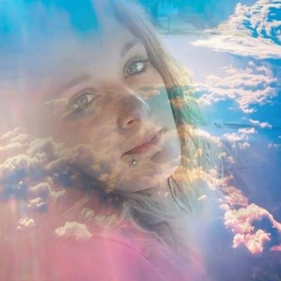 Profile Picture of Rhonda Gaebler (@ronjaystclair) on Poshmark