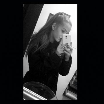 Profile Picture of Tamara Strecker (@tamaraaastr) on Twitter