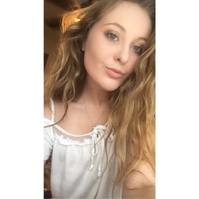 Profile Picture of Kailey Browne (@kaileybrownee) on Twitter