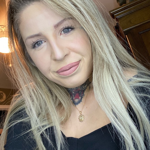 Profile Picture of Christine Omalley (@christineoma858) on Poshmark