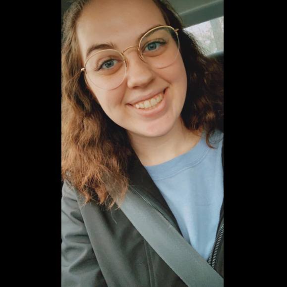 Profile Picture of Casey Kohler (@caseykohler) on Poshmark