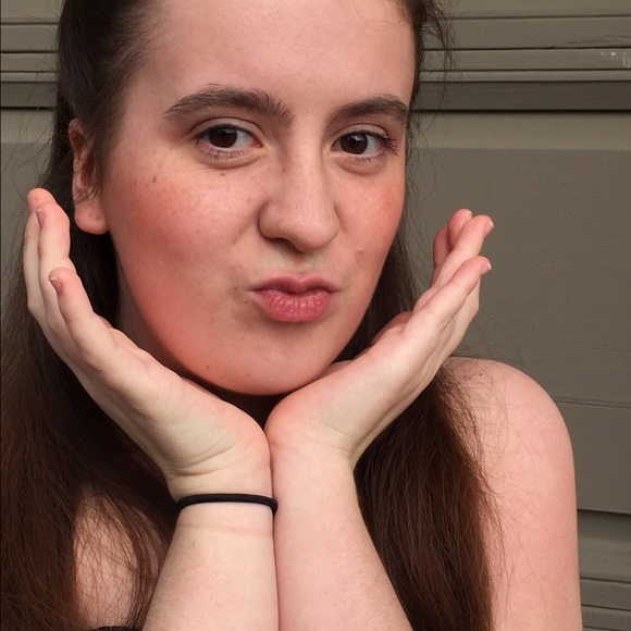 Profile Picture of Luci Rannells (@lubrann) on Poshmark