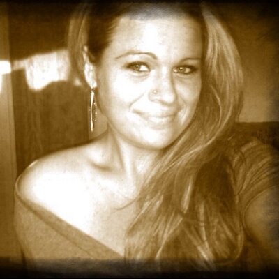 Profile Picture of Lindsay Hines (@Lynzee19) on Twitter