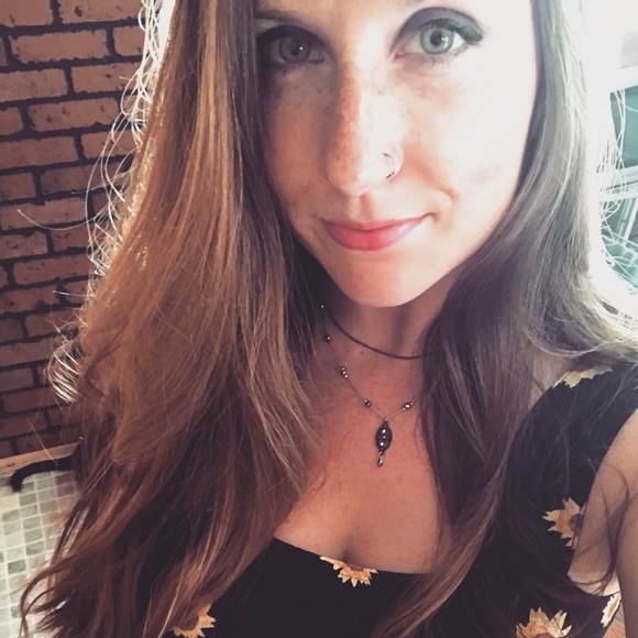 Taylor Evanchick - Poshmark Profile Picture of Taylor Evanchick (@tevanchick) on Poshmark