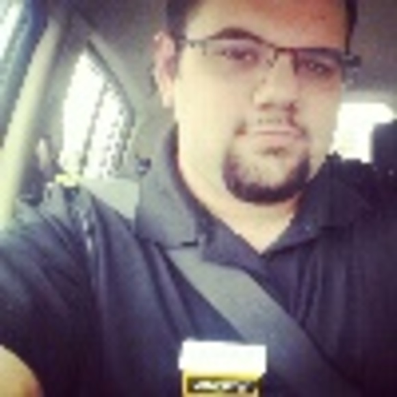 Profile Picture of Daniel Peshoff (@dannyd94) on Poshmark