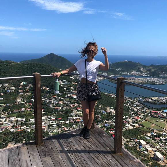 Profile Picture of Jo Scholes (@joscholes) on Poshmark