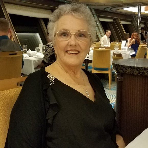 Profile Picture of Shelene Armacost (@shelenearmacost) on Poshmark