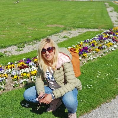 Profile Picture of Deborah Marchese (@deborahsumm) on Twitter