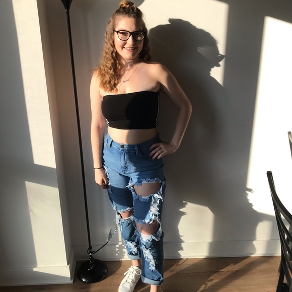 Profile Picture of Danika Deschamps (@danikaanne) on Poshmark