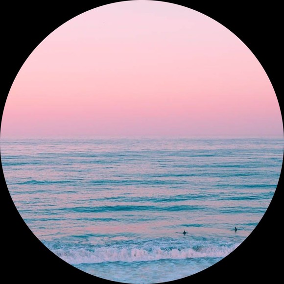 Profile Picture of Amanda Fosnaugh (@amandaj1898) on Poshmark