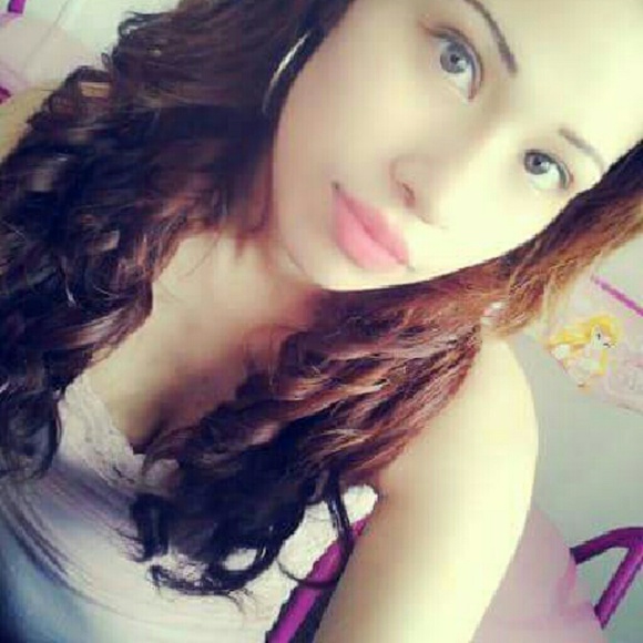 Profile Picture of Nely Lopez (@nelylopez24) on Poshmark