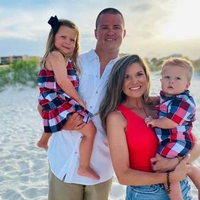 Profile Picture of Kyle Kennard (@Coach_Kennard42) on Twitter