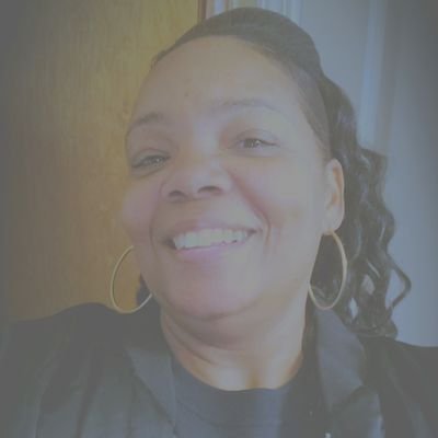 Profile Picture of Lisa Howard (@lashoward1) on Twitter