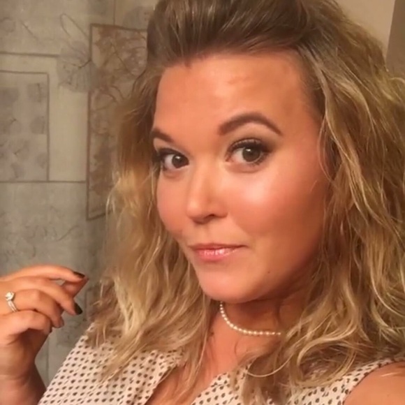 Katie Banion - Poshmark Profile Picture of Katie Banion (@kbanion) on Poshmark