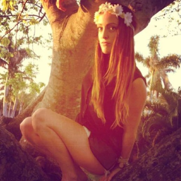 Profile Picture of Ashley Scouller (@ashleyscou) on Poshmark