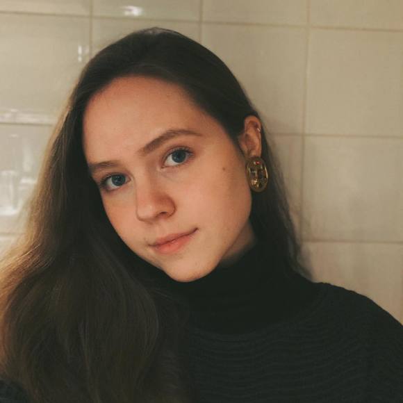 Profile Picture of Virginie Vanier (@vvanier) on Poshmark