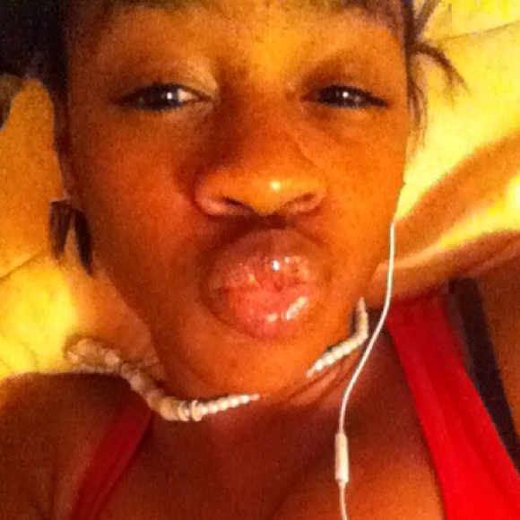 Profile Picture of Candace Foster (@candycanee) on Poshmark