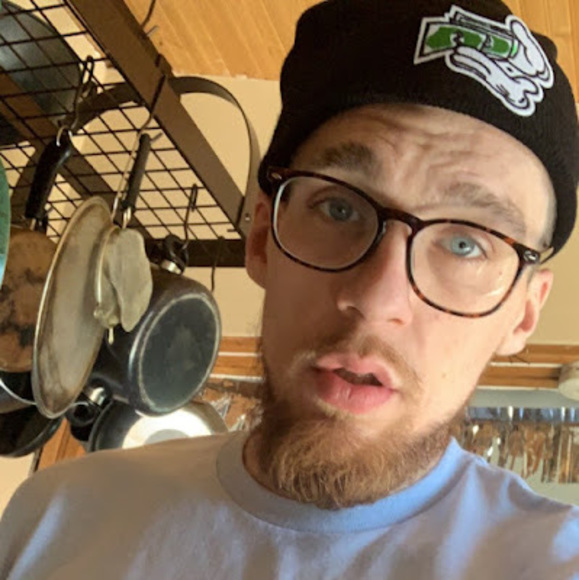Profile Picture of Anthony Shadeck (@anthonyshadeck) on Poshmark