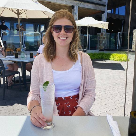 Profile Picture of Hannah Wade (@hannahwade13) on Poshmark