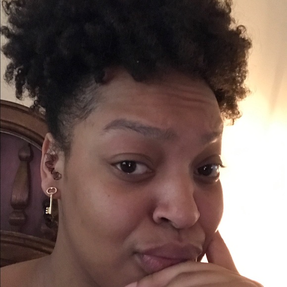 Profile Picture of Natalie Garner (@nattyboo1) on Poshmark
