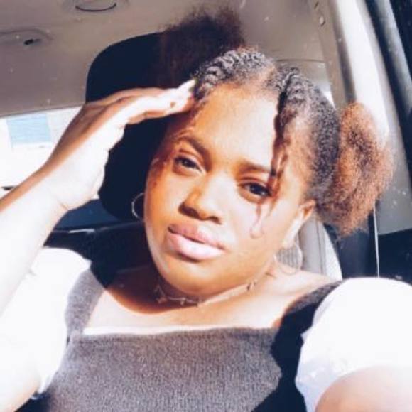 Profile Picture of Apendeki Mwenebatu (@apendeki_m) on Poshmark