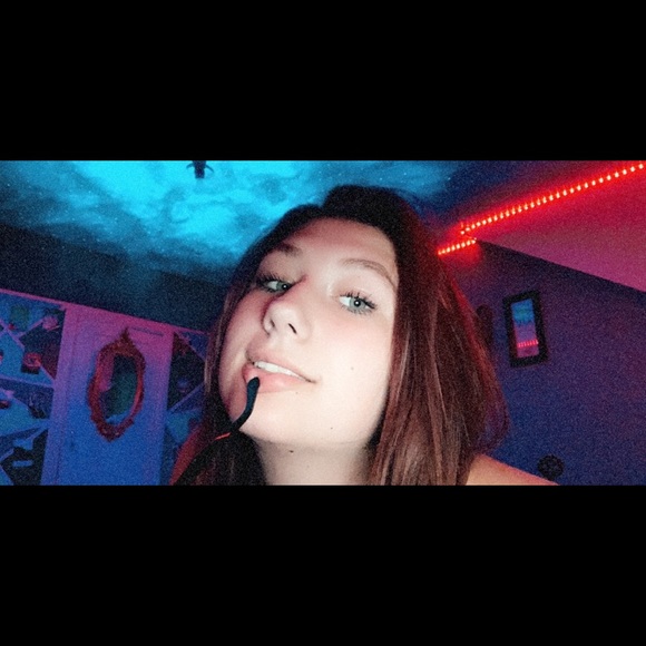 Profile Picture of Josephine Suess (@josiesuess) on Poshmark