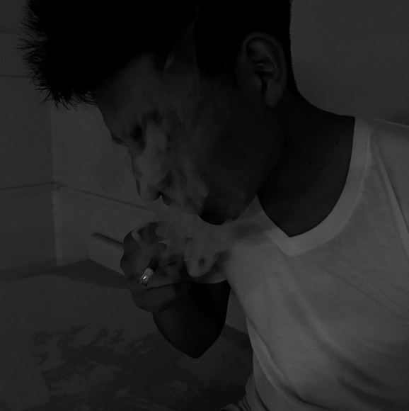 Profile Picture of Alex Velasco (@alexvelasco338) on Poshmark