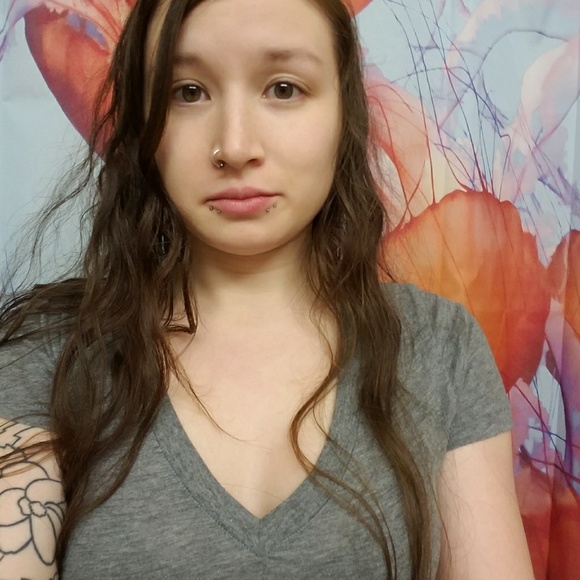 Profile Picture of Bobby Dahl (@bulimicrainbows) on Poshmark