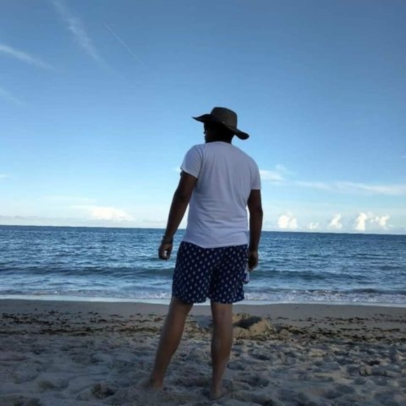 Profile Picture of Sebastian Alburguez (@sebita_5_6) on Poshmark