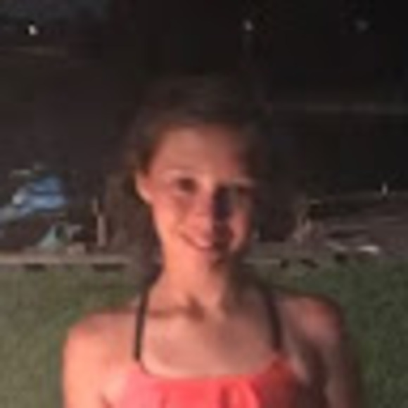 Profile Picture of Lillian Cubriel (@lilliancubriel) on Poshmark