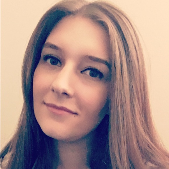 Profile Picture of Tiffany Tidemann (@tiffnicc718) on Poshmark