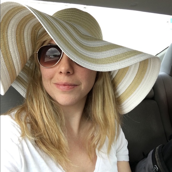 Profile Picture of Danielle Gerlach (@mtdance24) on Poshmark