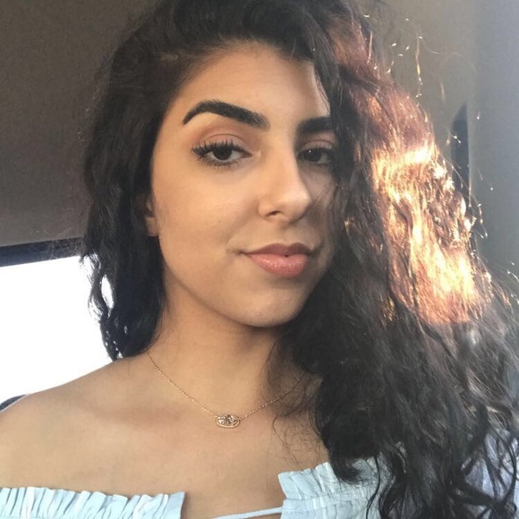 Profile Picture of Sahar Davoudi (@sdavoudi) on Poshmark