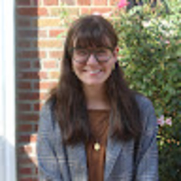 Profile Picture of Alexis Motschall (@lexymot) on Poshmark
