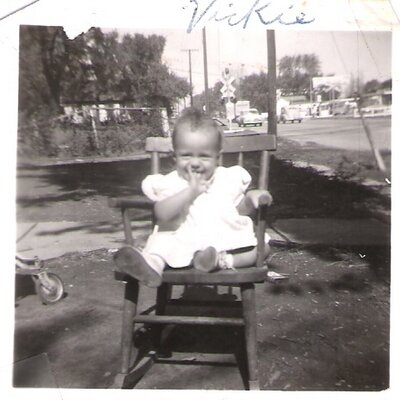 Profile Picture of Vickie Elliott (@victrola1) on Twitter