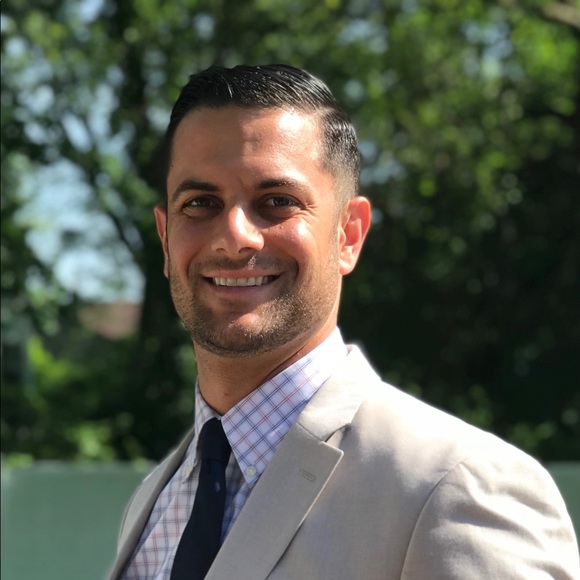 Profile Picture of Derek Scirrotto (@derekscirrotto) on Poshmark