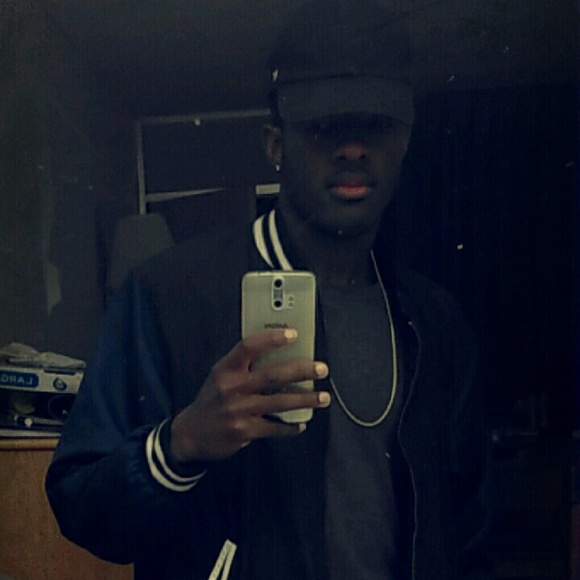 Profile Picture of David Orange (@dorange1) on Poshmark